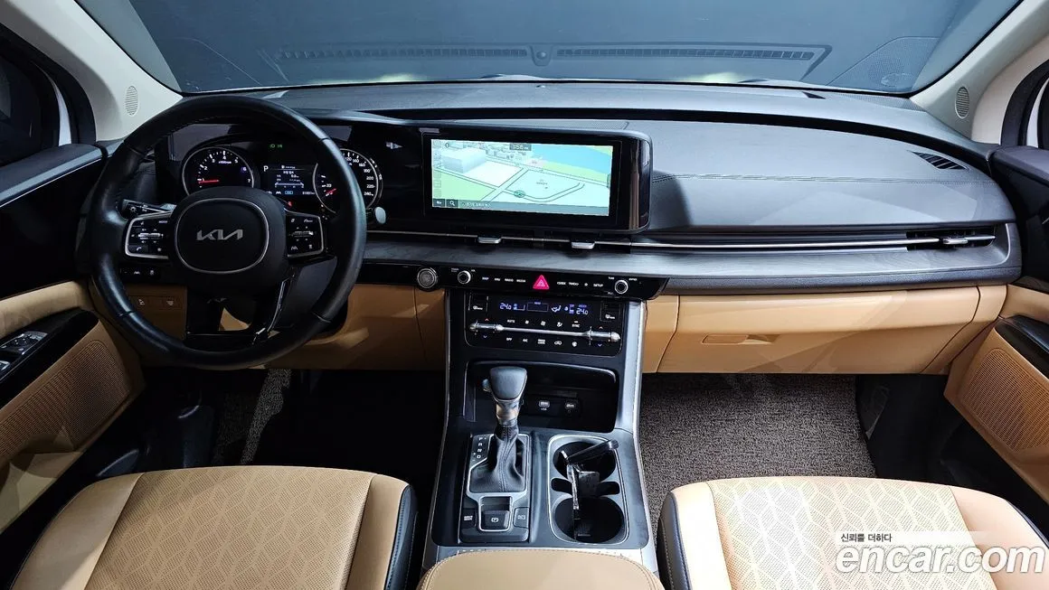 Kia Carnival — фото 10