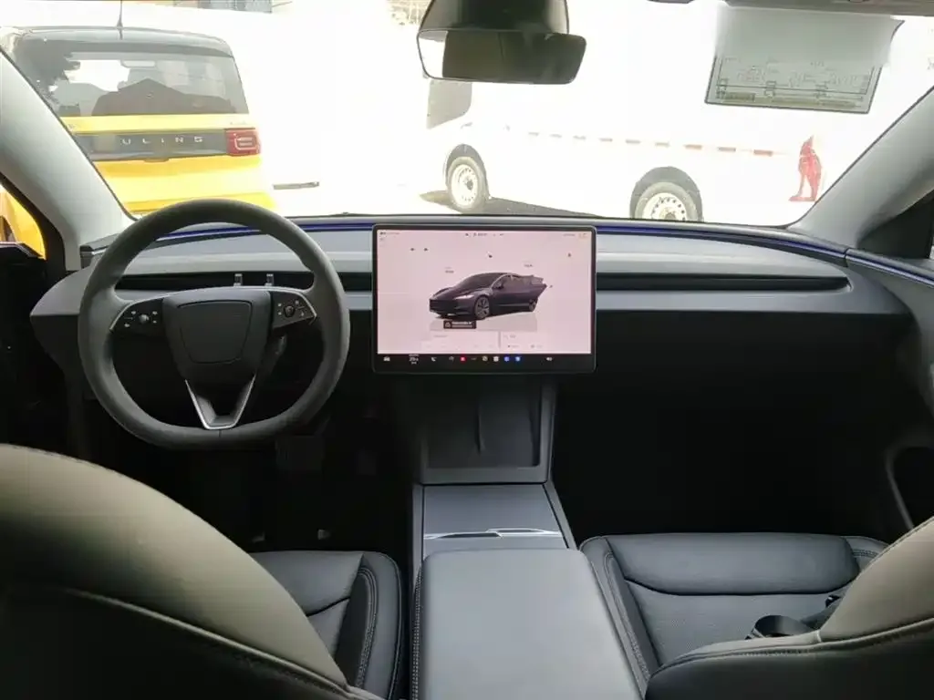 Tesla Model 3 — фото 2