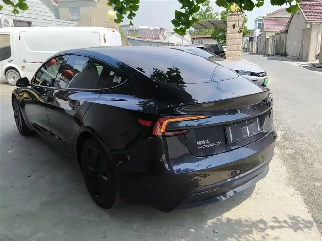 Tesla Model 3 — фото 4