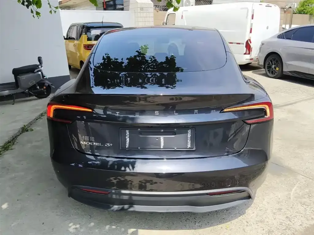 Tesla Model 3 — фото 6