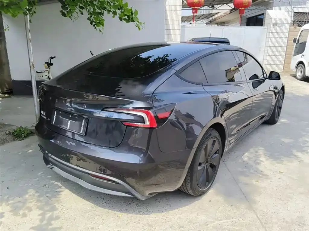 Tesla Model 3 — фото 3