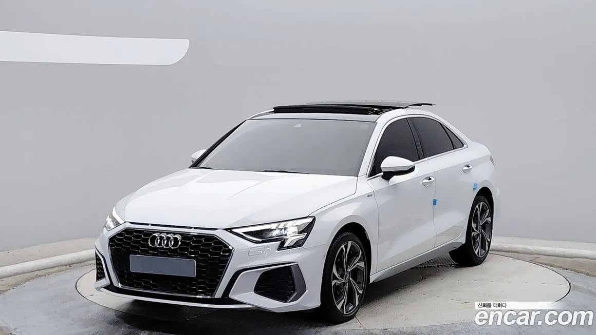 Audi A3 — фото 1