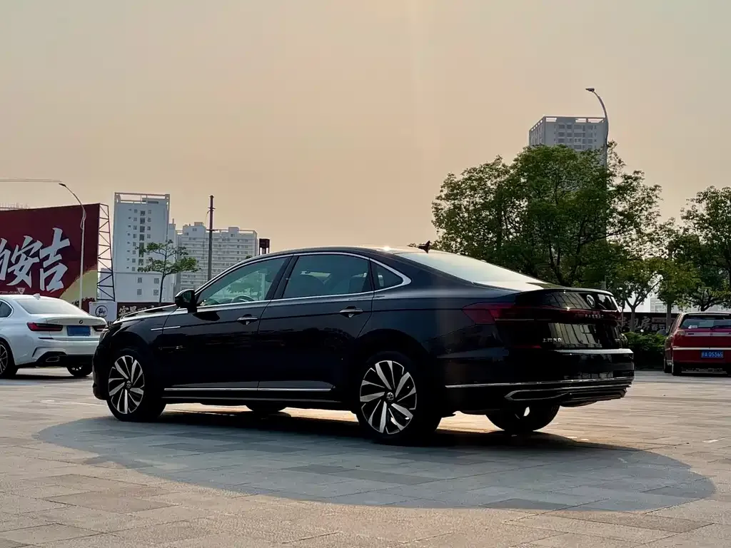 Volkswagen Passat 2024 из CN, фото 4