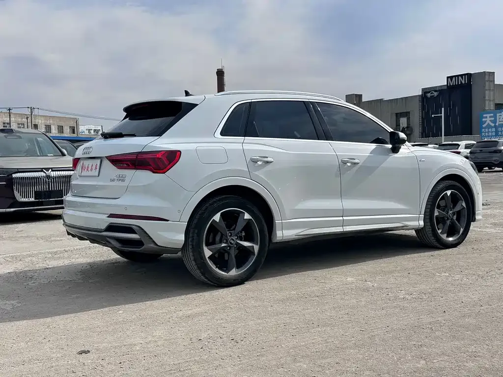 Audi Q3 — фото 10