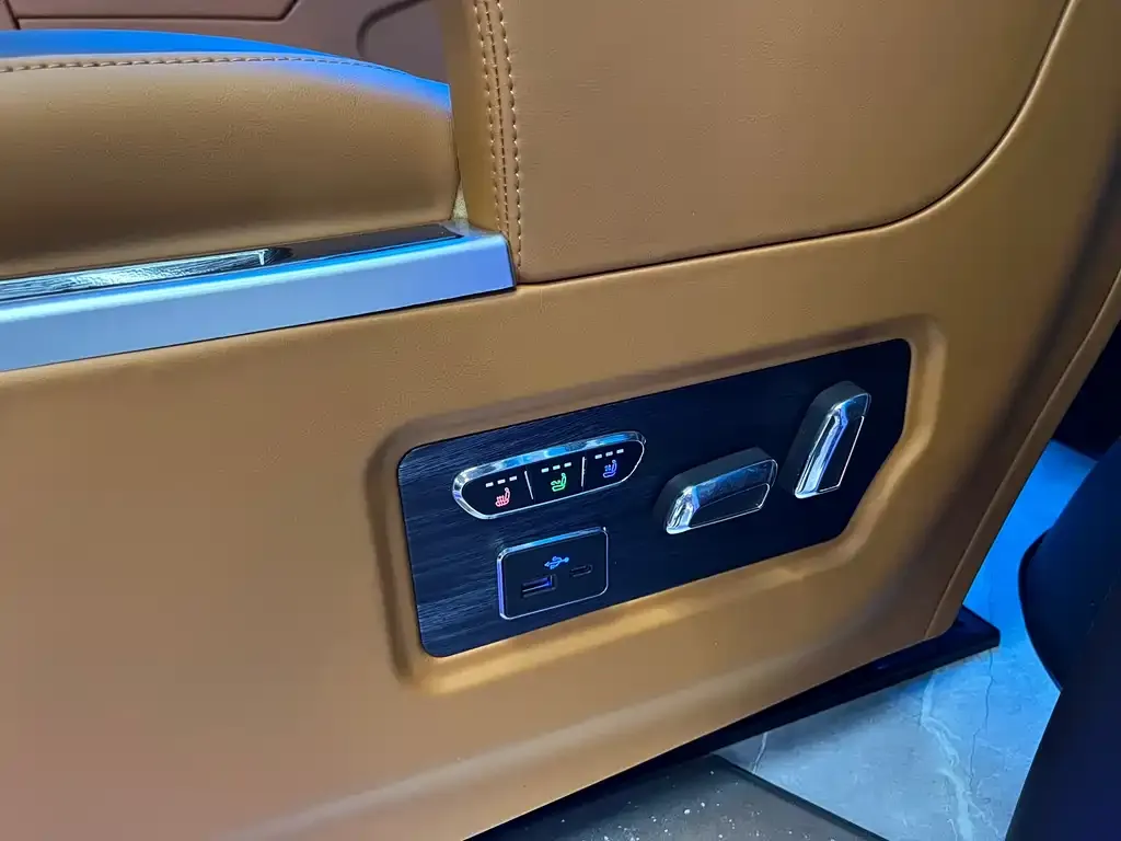 GAC Motor Trumpchi M8 — фото 8