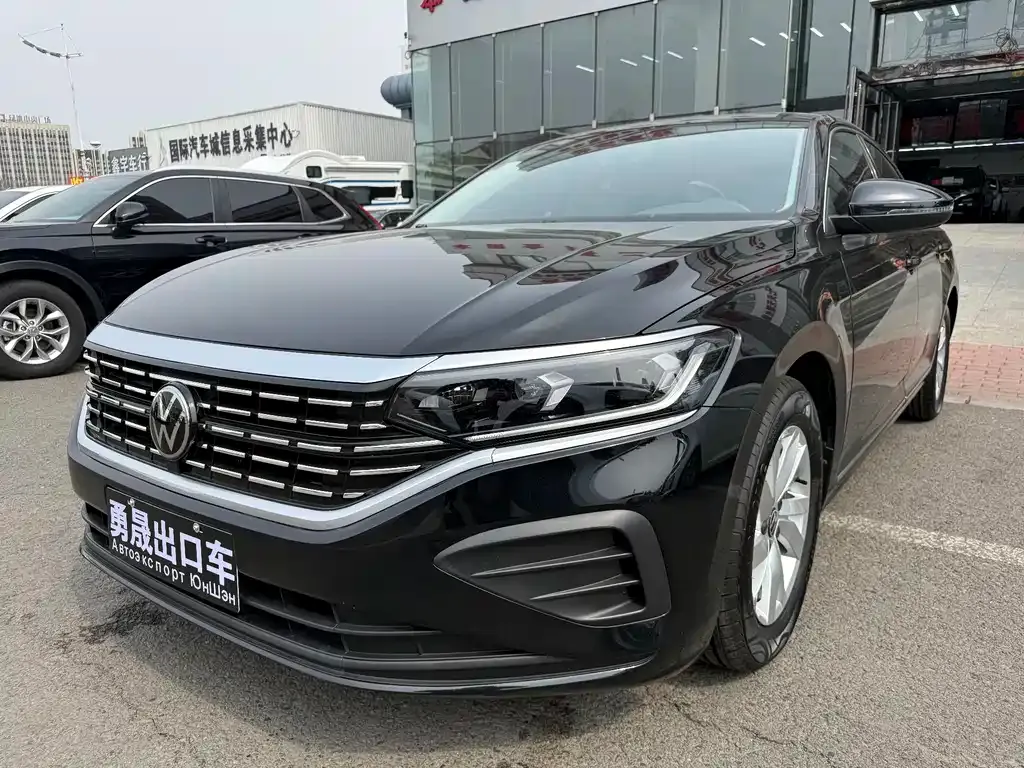 Volkswagen Passat — фото 1