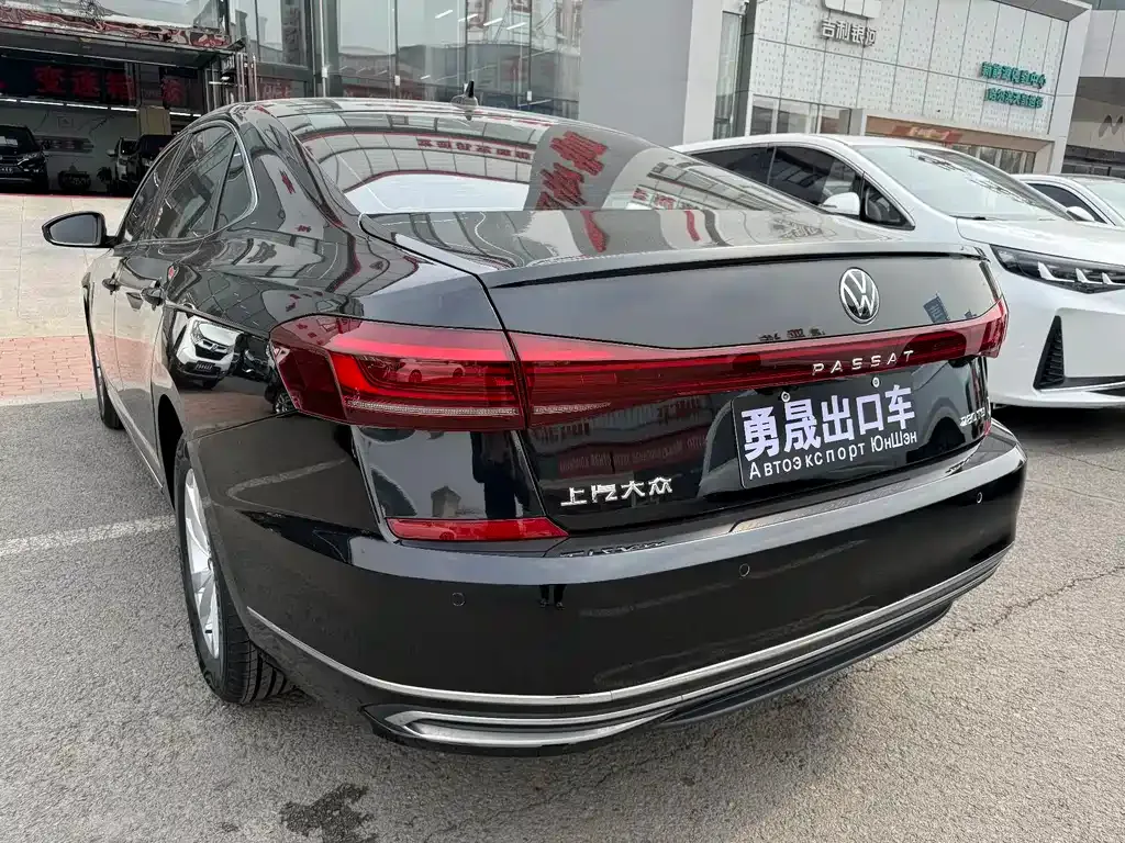 Volkswagen Passat — фото 7