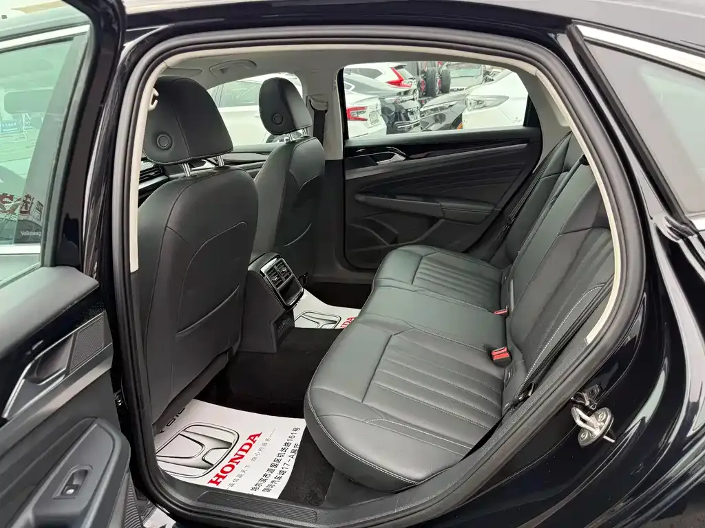 Volkswagen Passat — фото 5