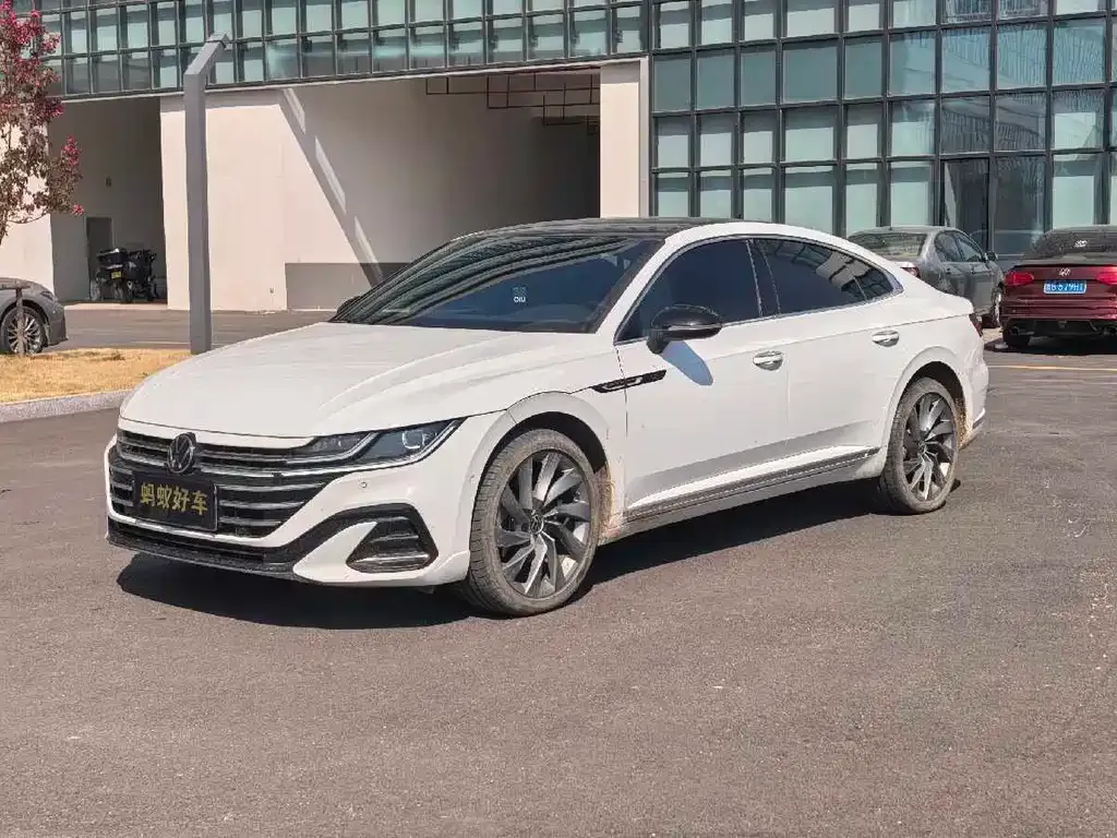 Volkswagen CC 2024 из CN, фото 1