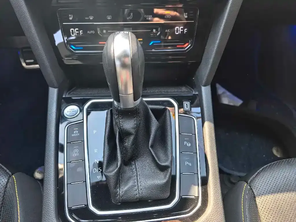 Volkswagen CC 2024 из CN, фото 2