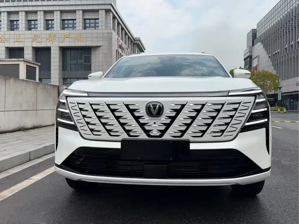 Changan CS75PLUS — фото 3