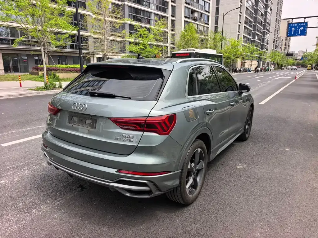 Audi Q3 — фото 10
