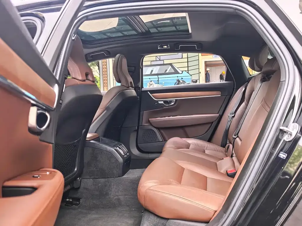 Volvo S90 — фото 10