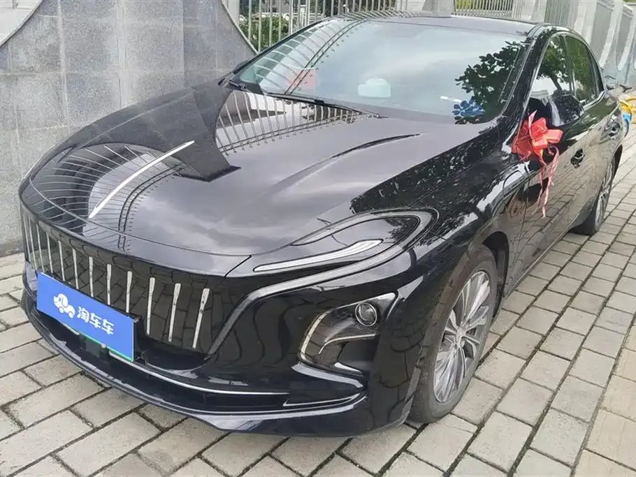 Hongqi E-QM5 — фото 1