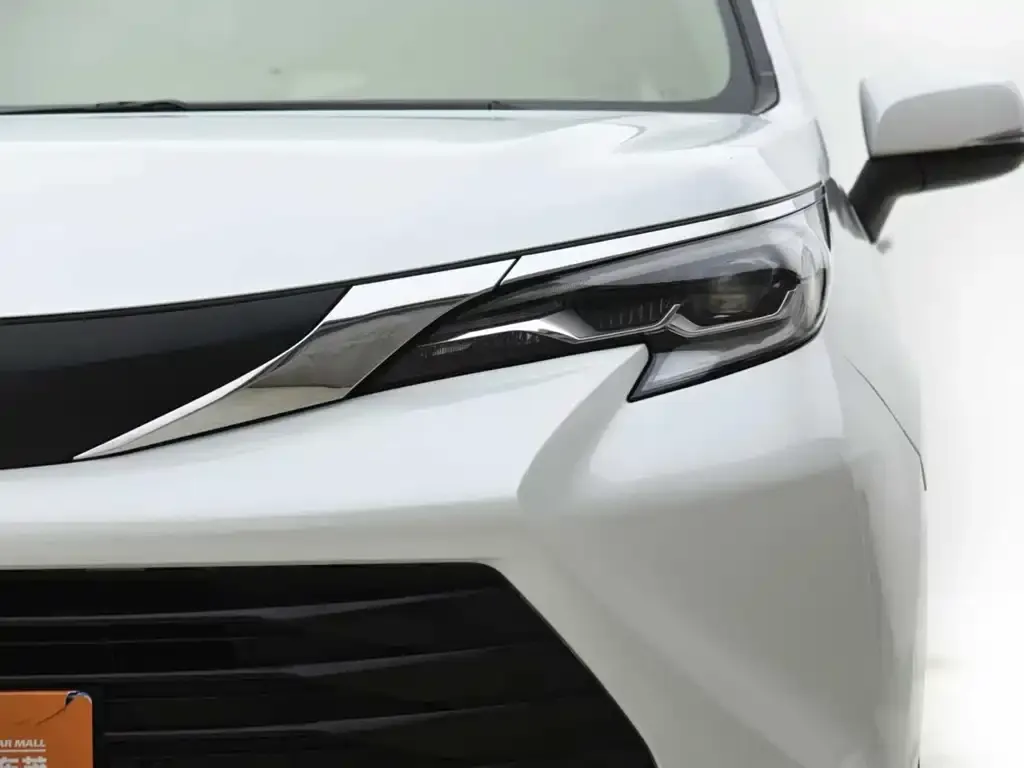 Toyota Sienna — фото 2