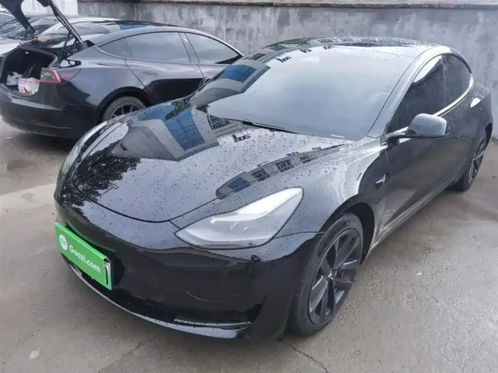 Tesla Model 3 — фото 1