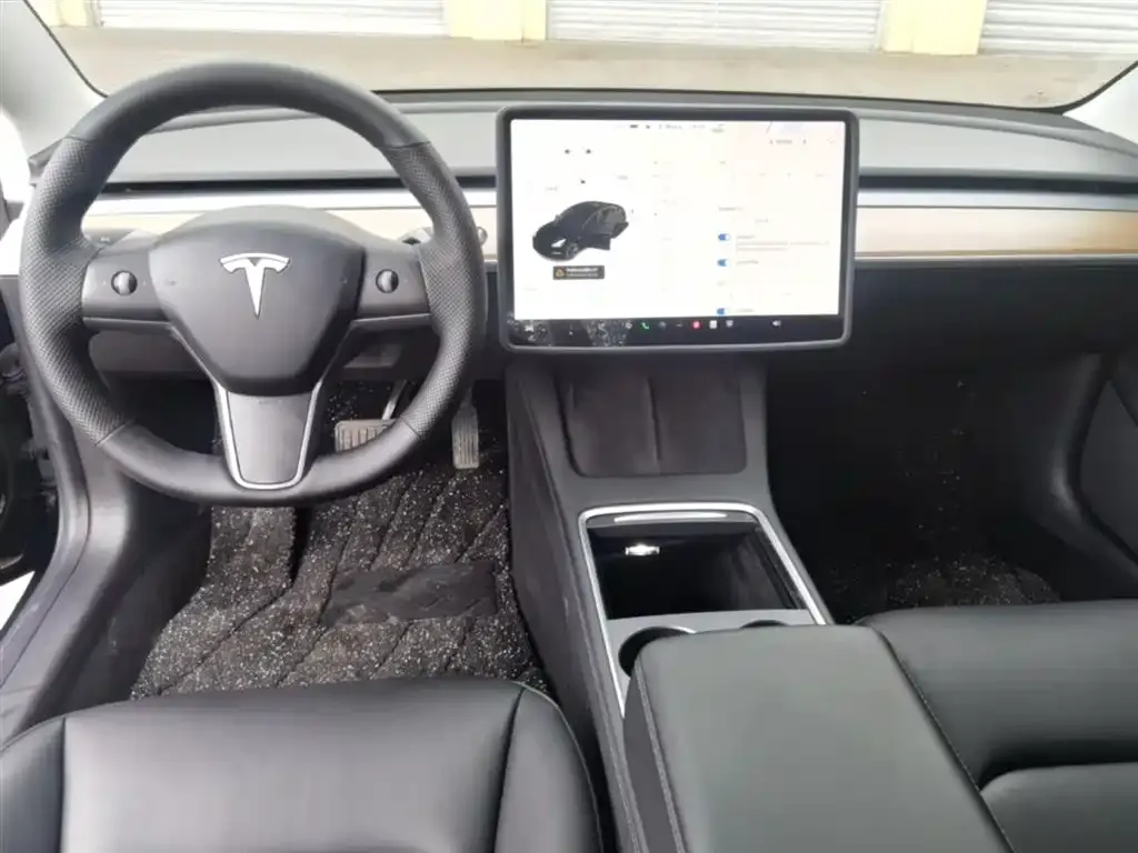 Tesla Model 3 — фото 9