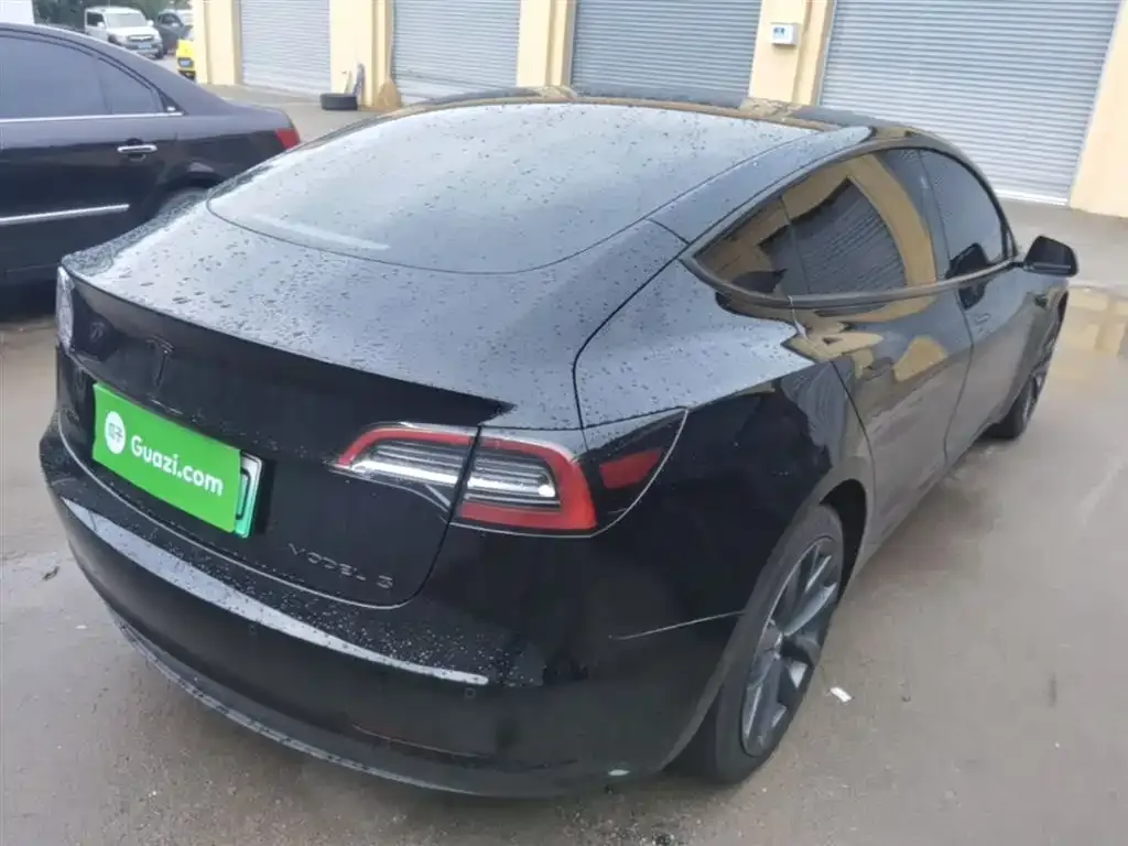 Tesla Model 3 — фото 2
