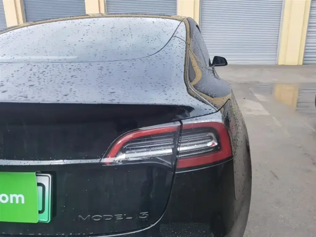 Tesla Model 3 — фото 3