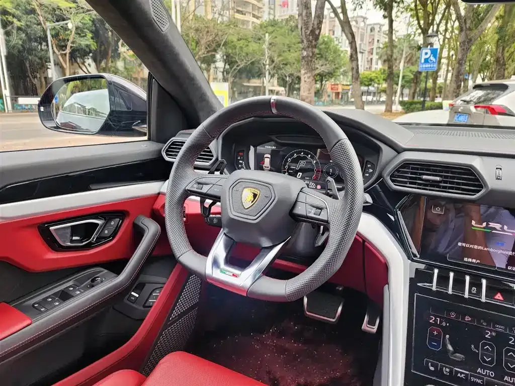 Lamborghini Urus — фото 5