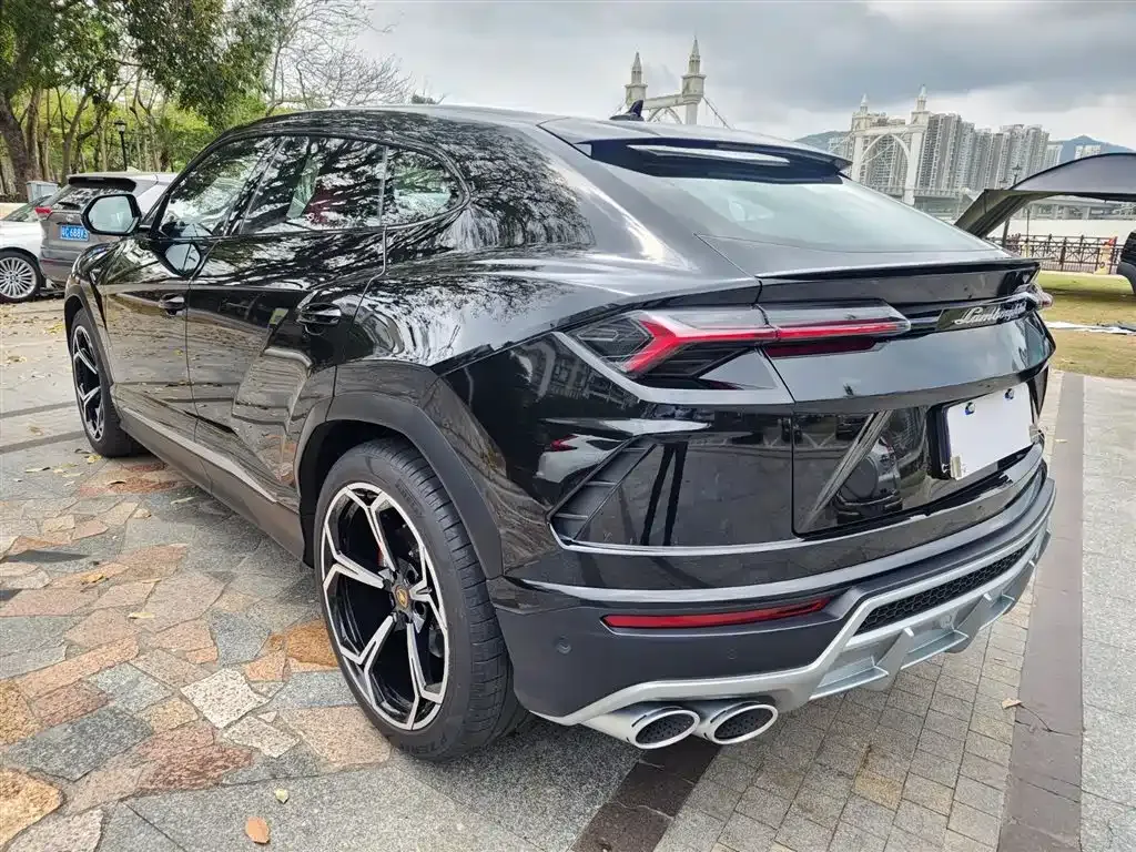 Lamborghini Urus — фото 6