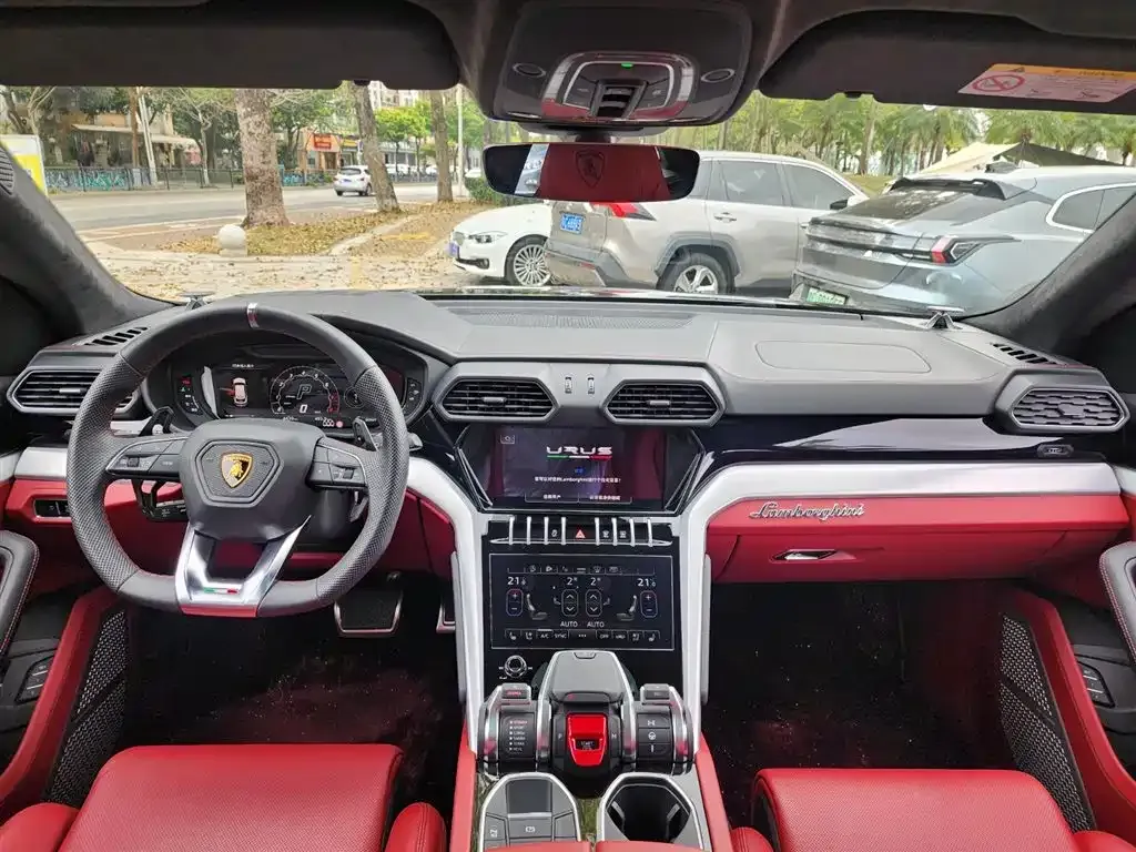 Lamborghini Urus — фото 2