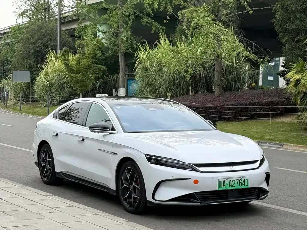 BYD Han — фото 10