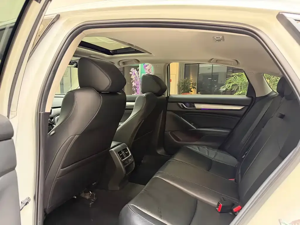Honda Accord 2022 из CN, фото 2
