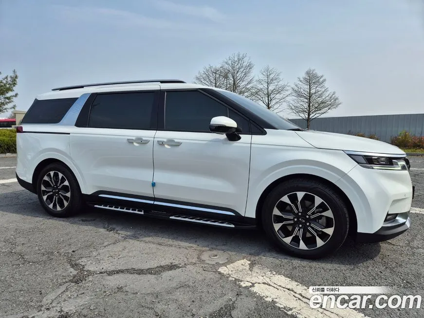 Kia Carnival — фото 10