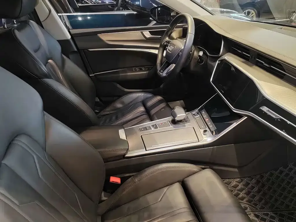 Audi A7 2021 из CN, фото 2