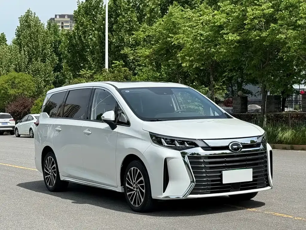 GAC Motor Trumpchi M6 — фото 10