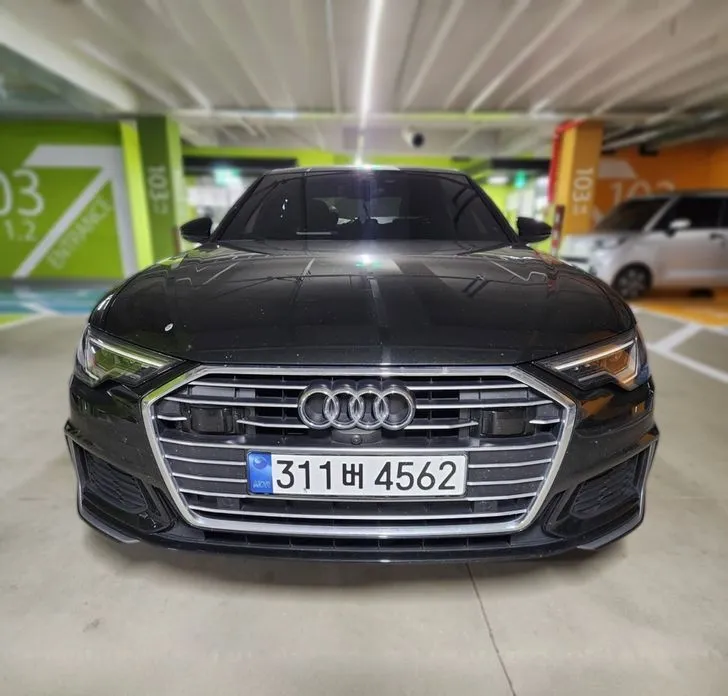 Audi A6 — фото 1
