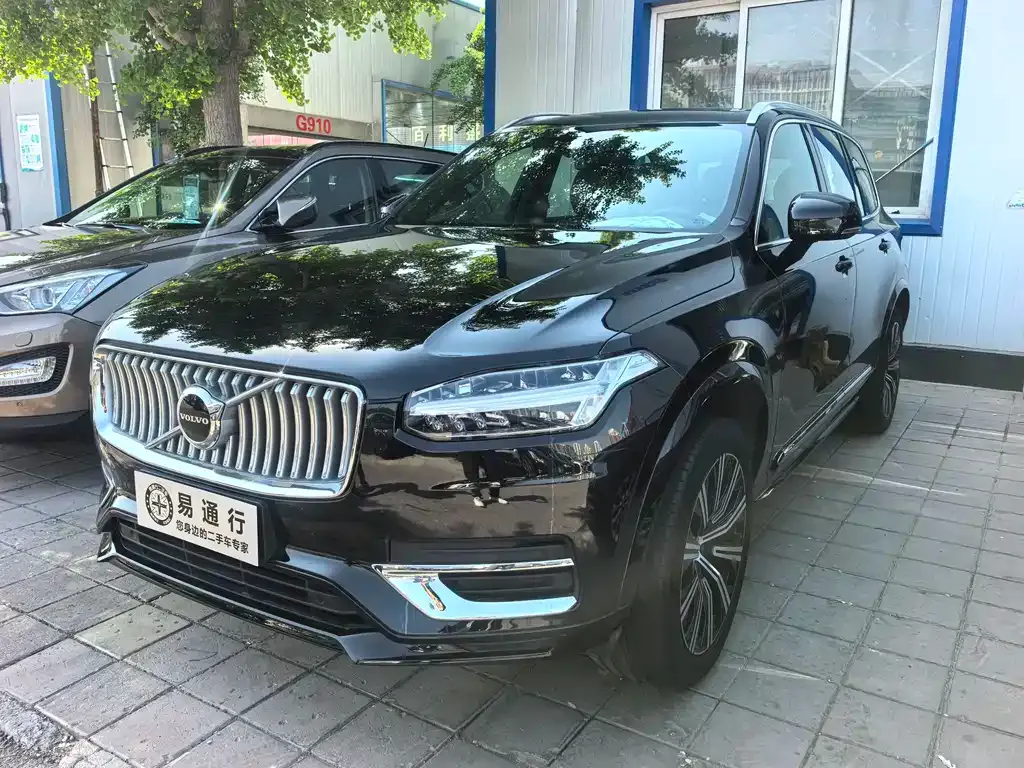 Volvo XC90 — фото 1