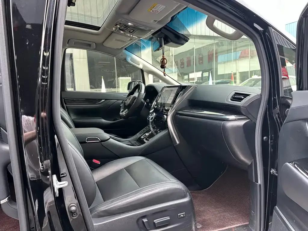 Toyota Vellfire 2021 из CN, фото 4