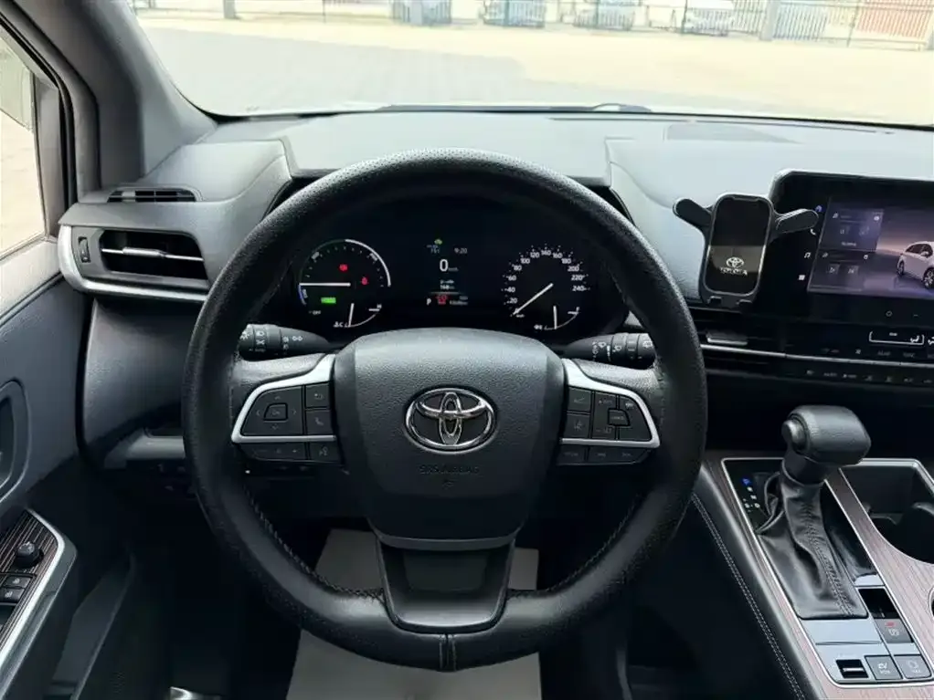 Toyota Granvia 2024 из CN, фото 6