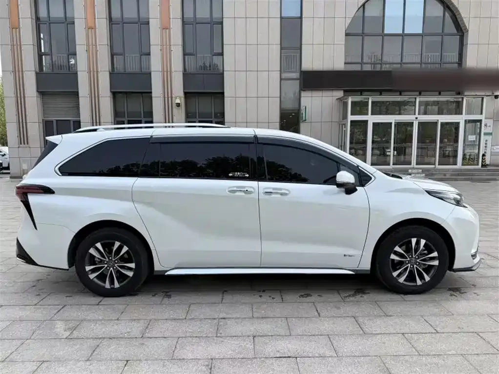 Toyota Granvia 2024 из CN, фото 9