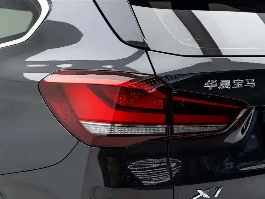 BMW X1 — фото 2
