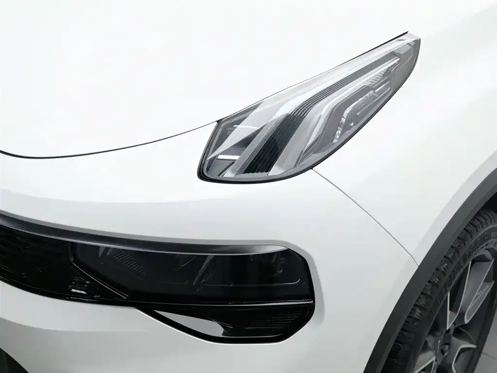 Lynk & Co 01 — фото 2
