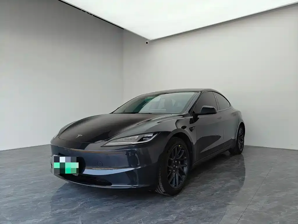 Tesla Model 3 — фото 1