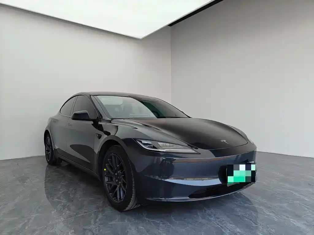 Tesla Model 3 — фото 9