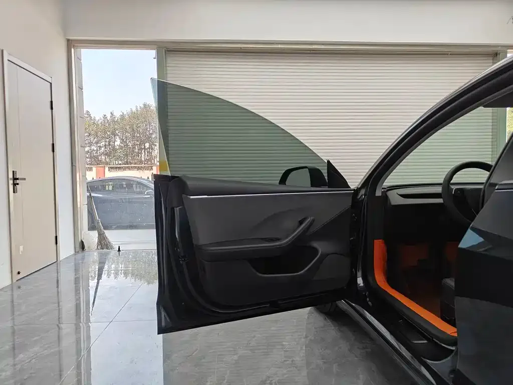 Tesla Model 3 — фото 4