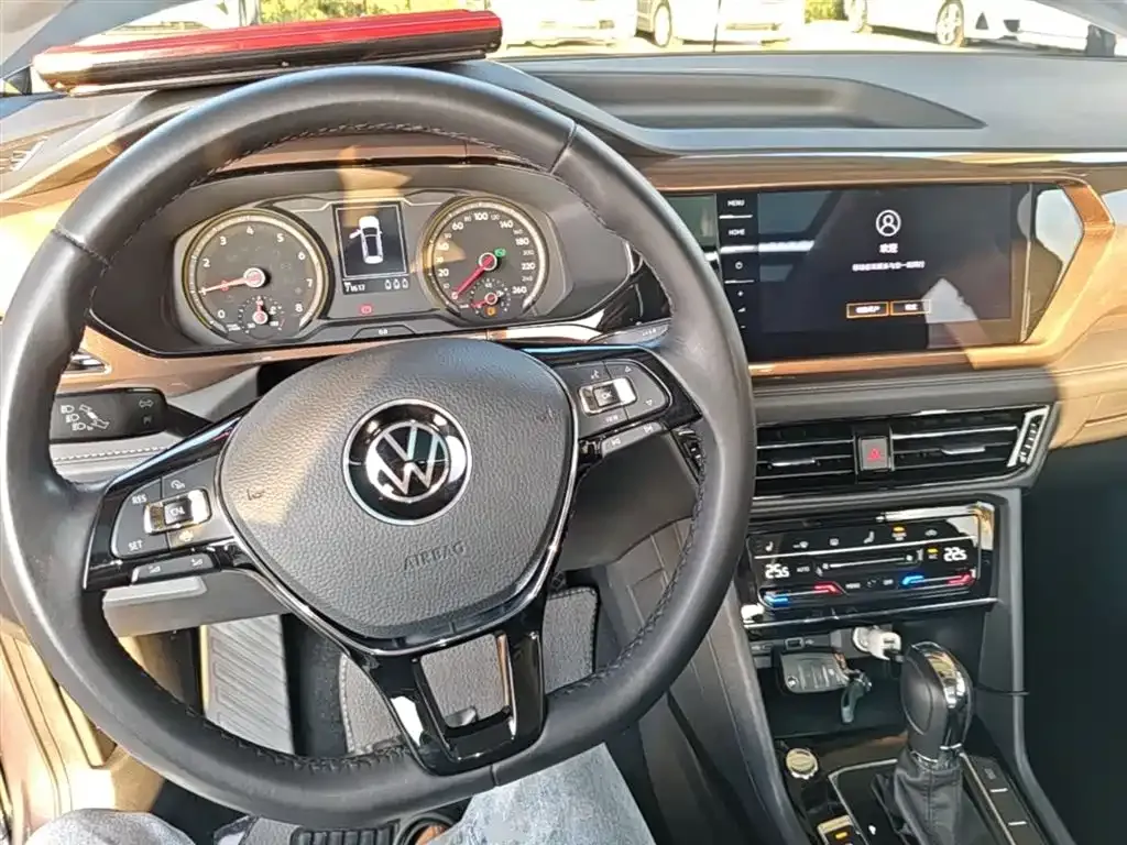 Volkswagen Tharu — фото 8