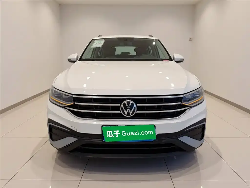 Volkswagen Tiguan L — фото 7