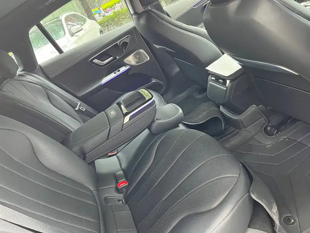 Mercedes-Benz EQE 2023 из CN, фото 2