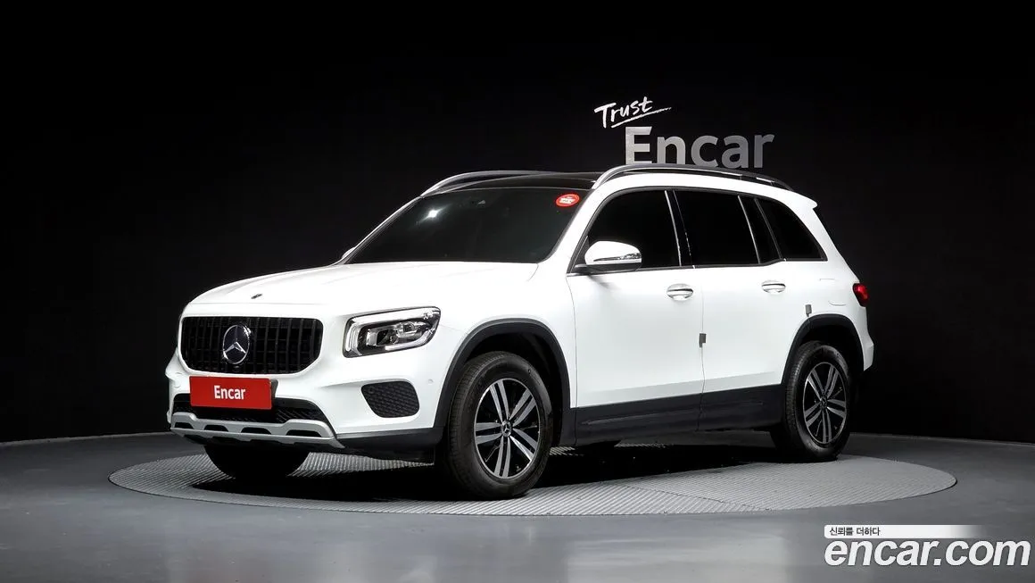 Mercedes-Benz GLB-Class — фото 1