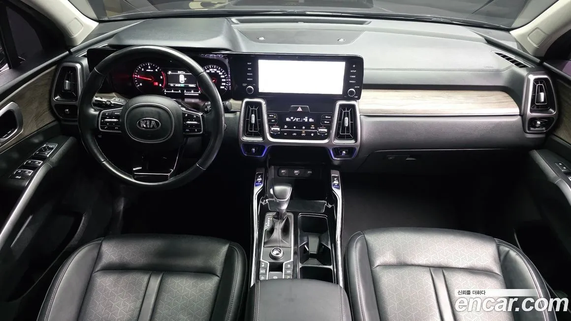Kia Sorento — фото 7