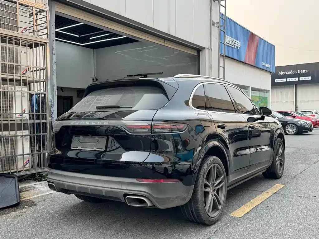 Porsche Cayenne Hybrid — фото 3