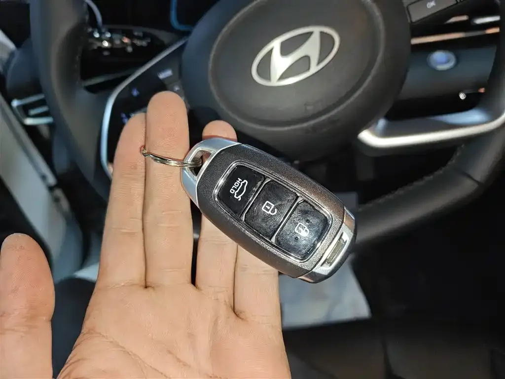 Hyundai Elantra — фото 4