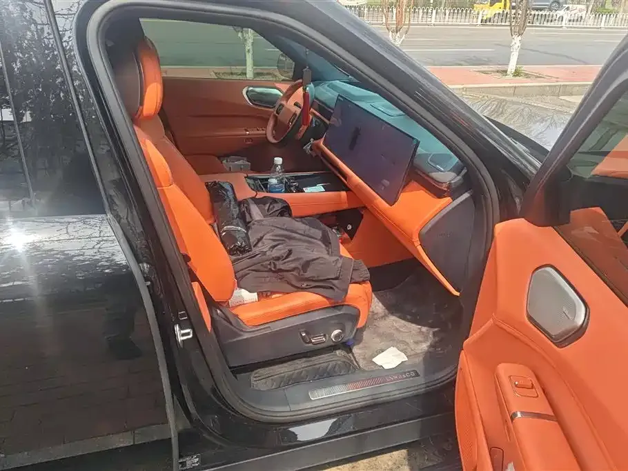 Lynk & Co 900 — фото 4