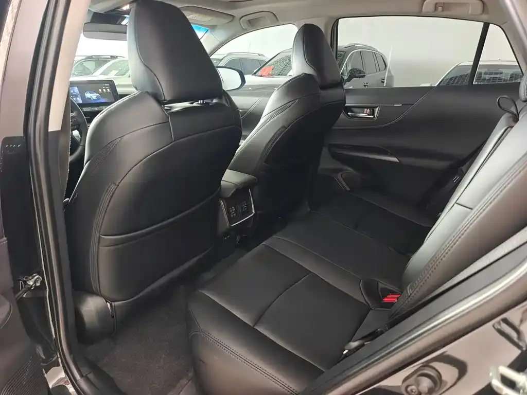 Toyota Harrier — фото 10